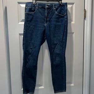 Good American Cropped Jeans